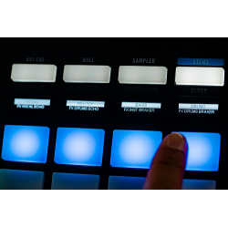 Rane - FOUR Controleur DJ Motorisé